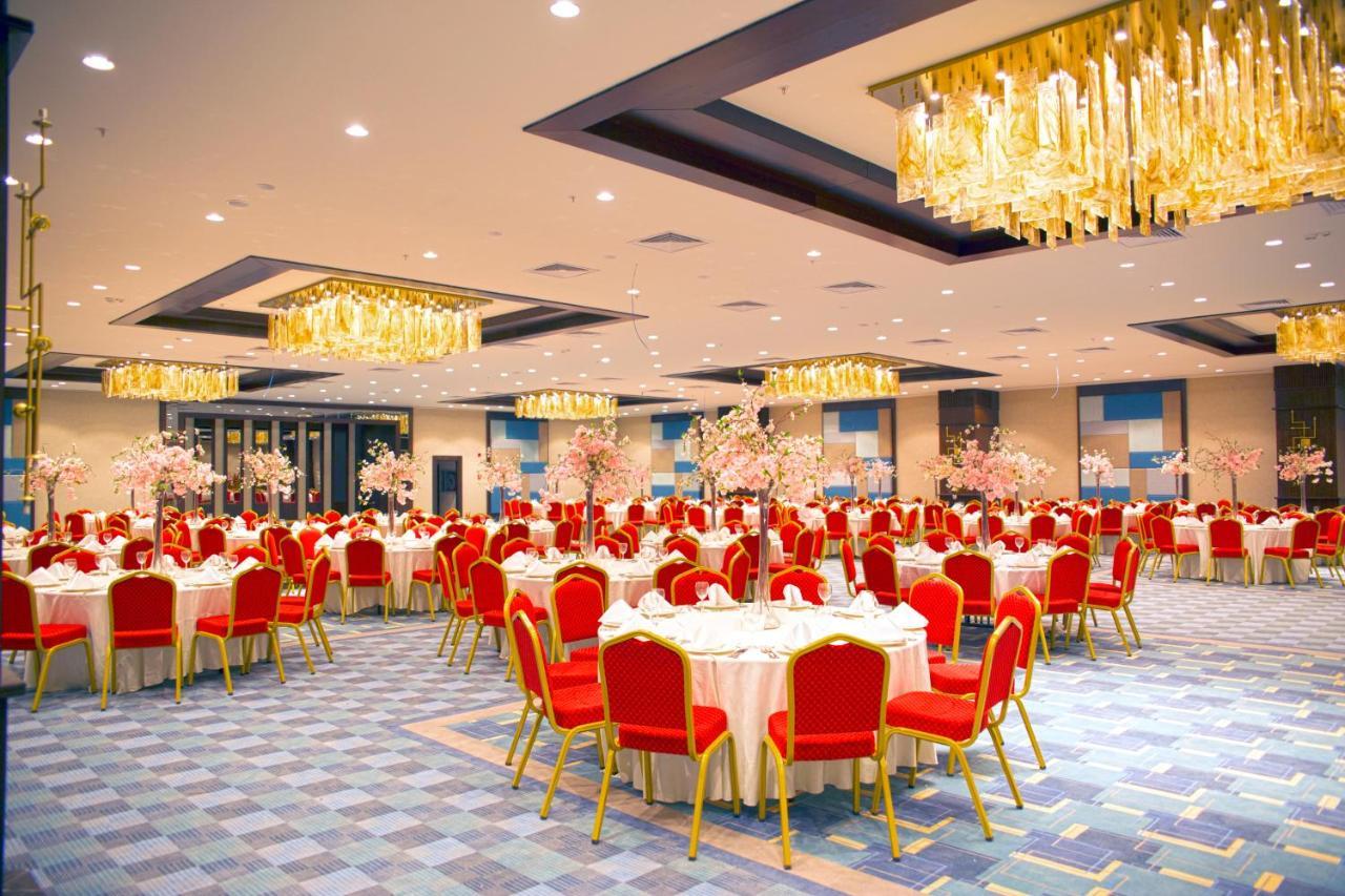 The Green Park Gaziantep Bagian luar foto The ballroom of the hotel