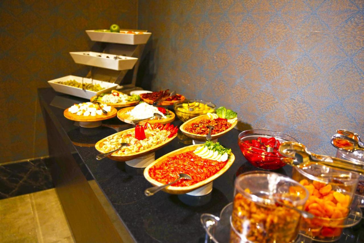 The Green Park Gaziantep Bagian luar foto A selection of meze