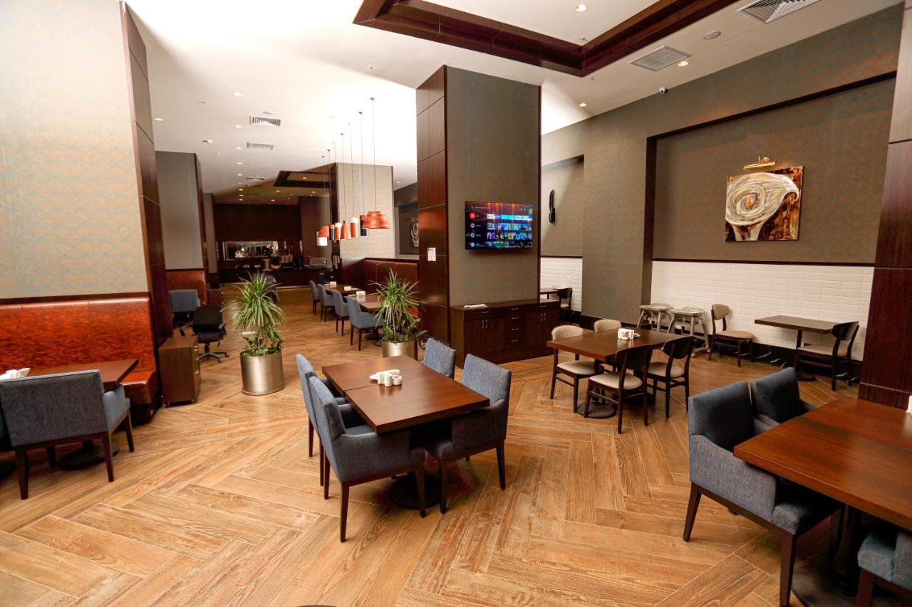 The Green Park Gaziantep Bagian luar foto The lounge at the airport