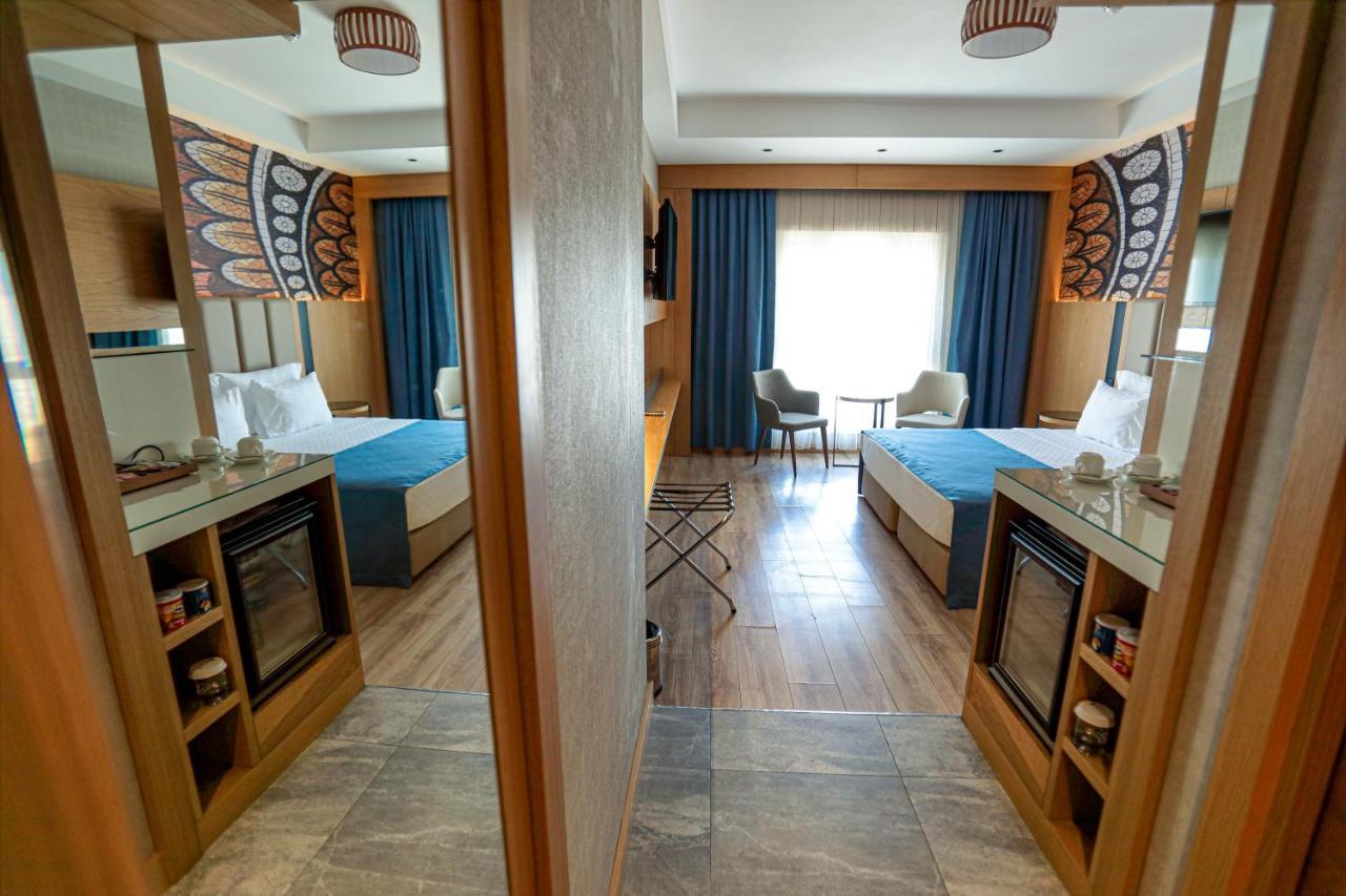 The Green Park Gaziantep Bagian luar foto A room at the hotel