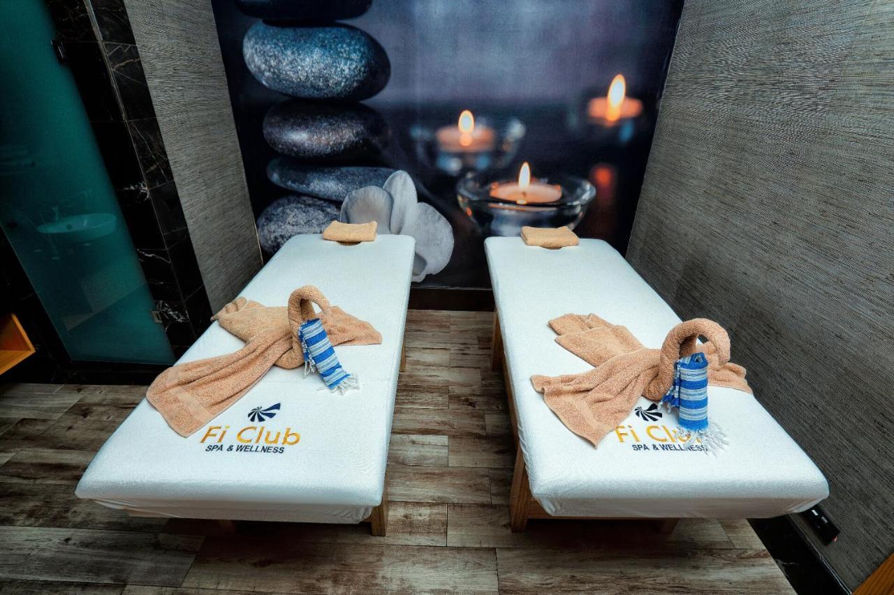 The Green Park Gaziantep Bagian luar foto Massage beds at a spa