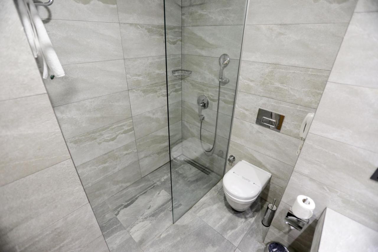 The Green Park Gaziantep Bagian luar foto A shower cubicle