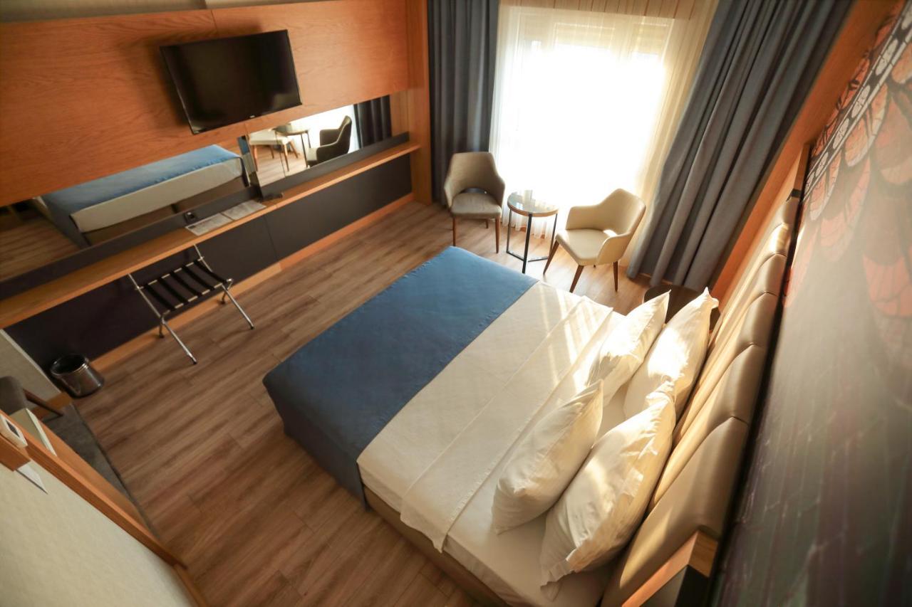 The Green Park Gaziantep Bagian luar foto A room at the hotel